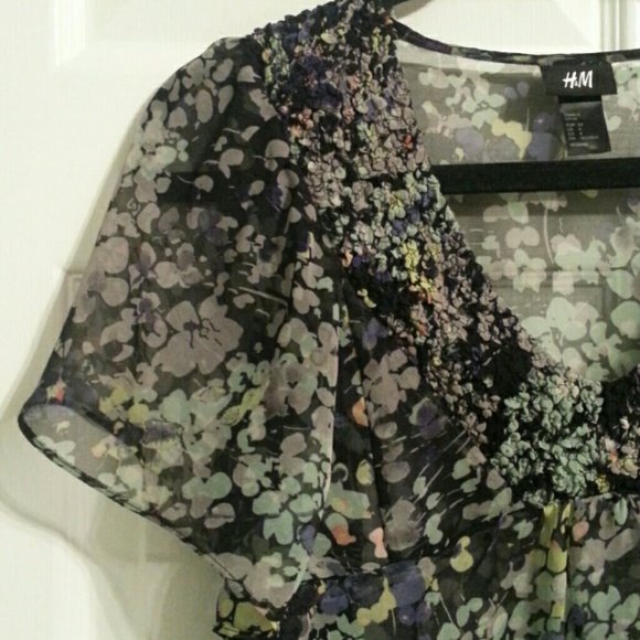 🎼H&M Semi SheerTop - Picture 7 of 8